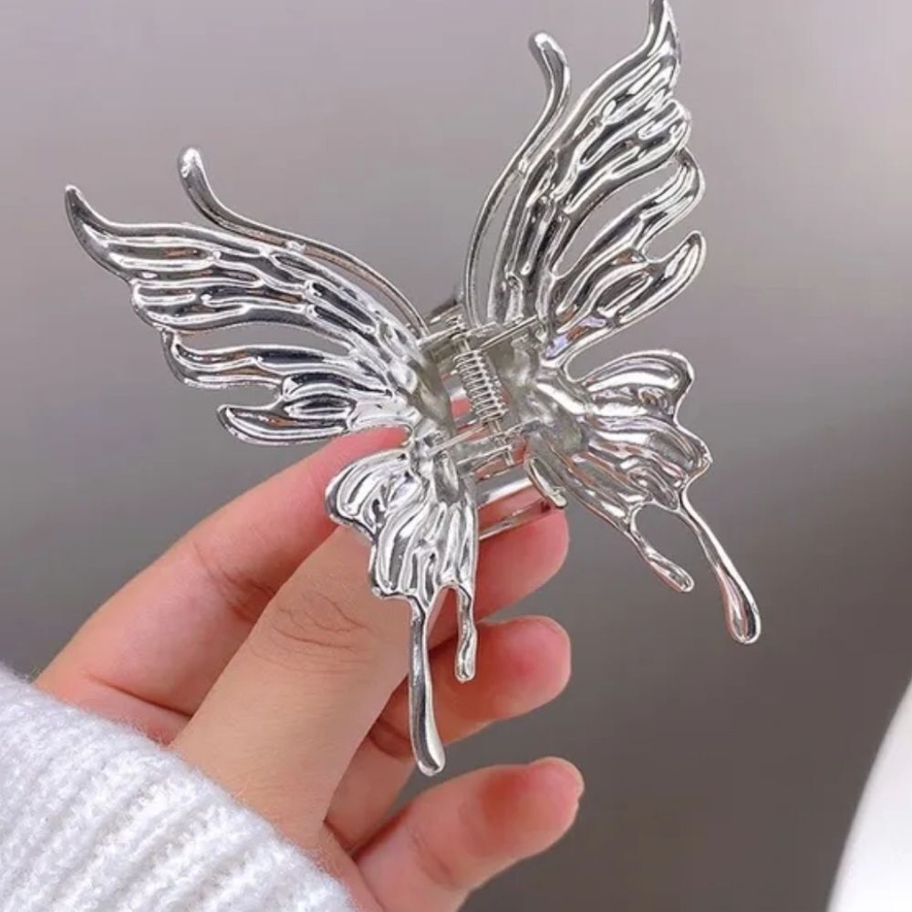 NWOT Butterfly Hair Clip Silver